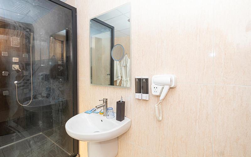 Hotel Le Figaro دوالا المظهر الخارجي الصورة