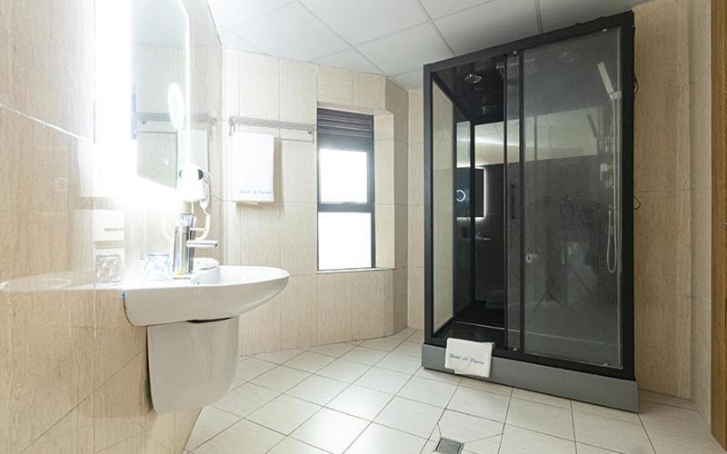 Hotel Le Figaro دوالا المظهر الخارجي الصورة