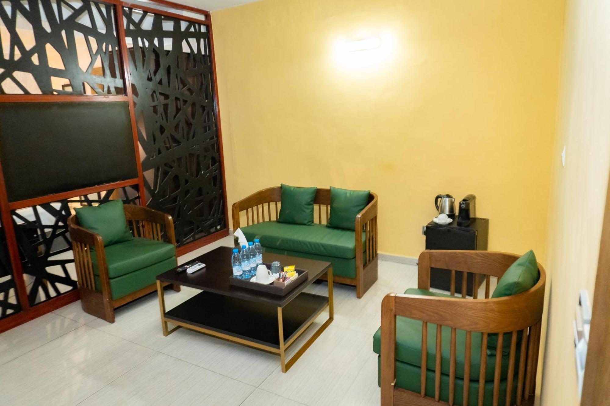 Hotel Le Figaro دوالا المظهر الخارجي الصورة