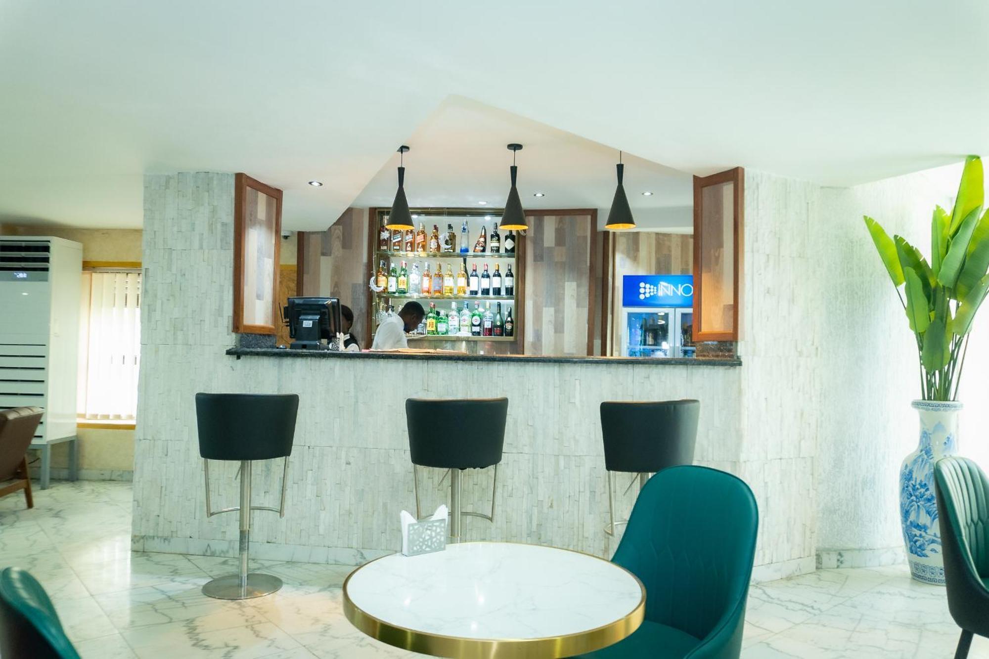 Hotel Le Figaro دوالا المظهر الخارجي الصورة