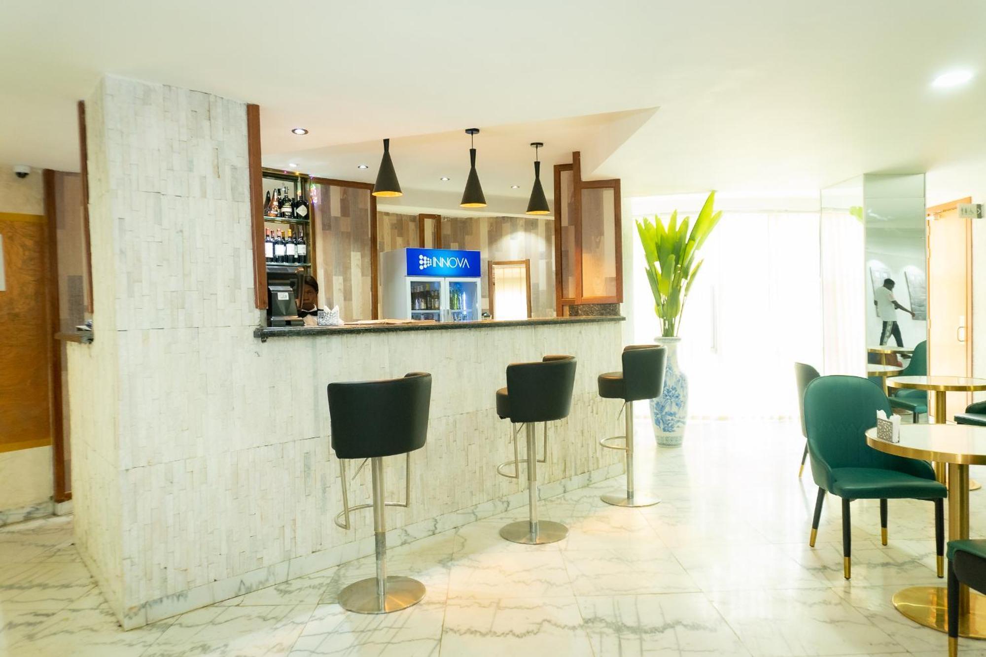 Hotel Le Figaro دوالا المظهر الخارجي الصورة